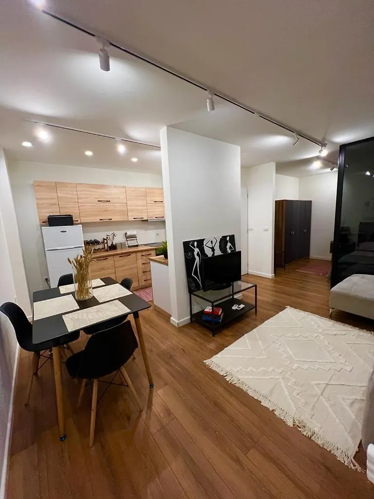 Amma'S Apartment In Tirana! Albania